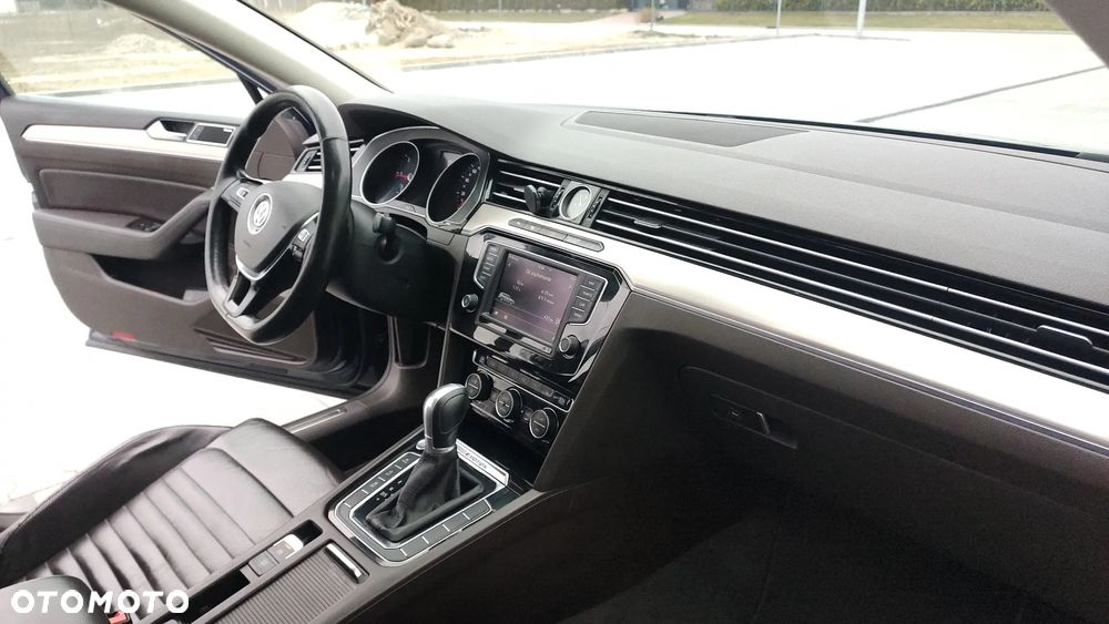 Volkswagen Passat 2.0 TDI Bi-Turbo BMT 4Mot Highline DSG - 6