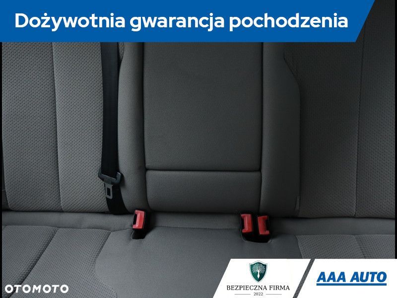 Volkswagen Passat - 11