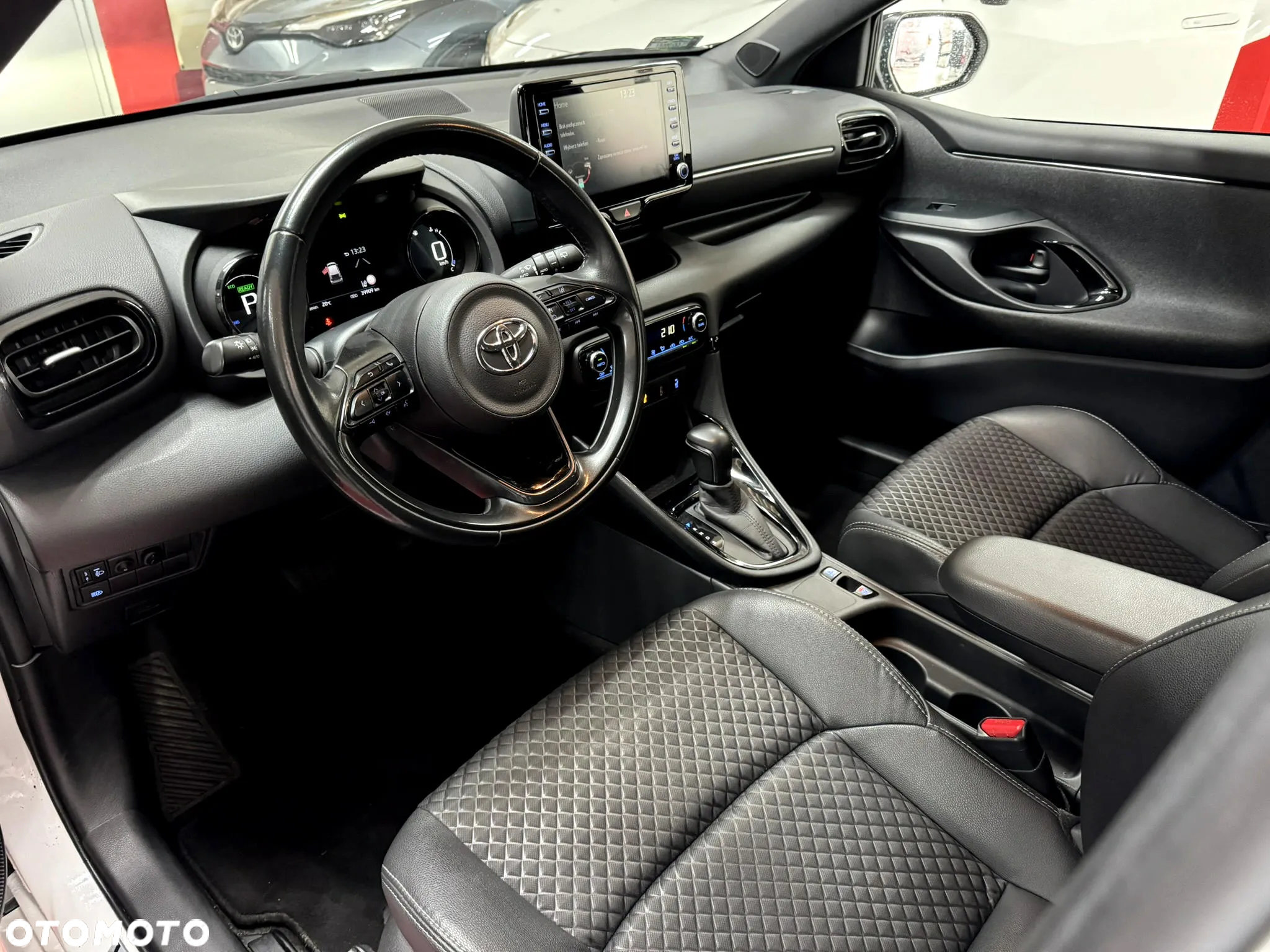 Toyota Yaris Hybrid 1.5 Selection Style - 12
