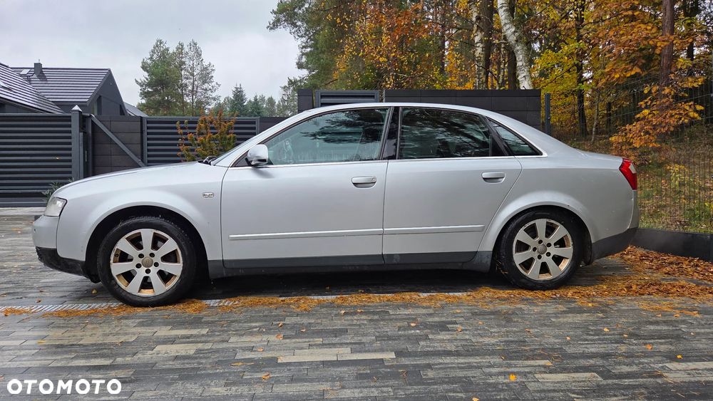 Audi A4 Limousine - 8