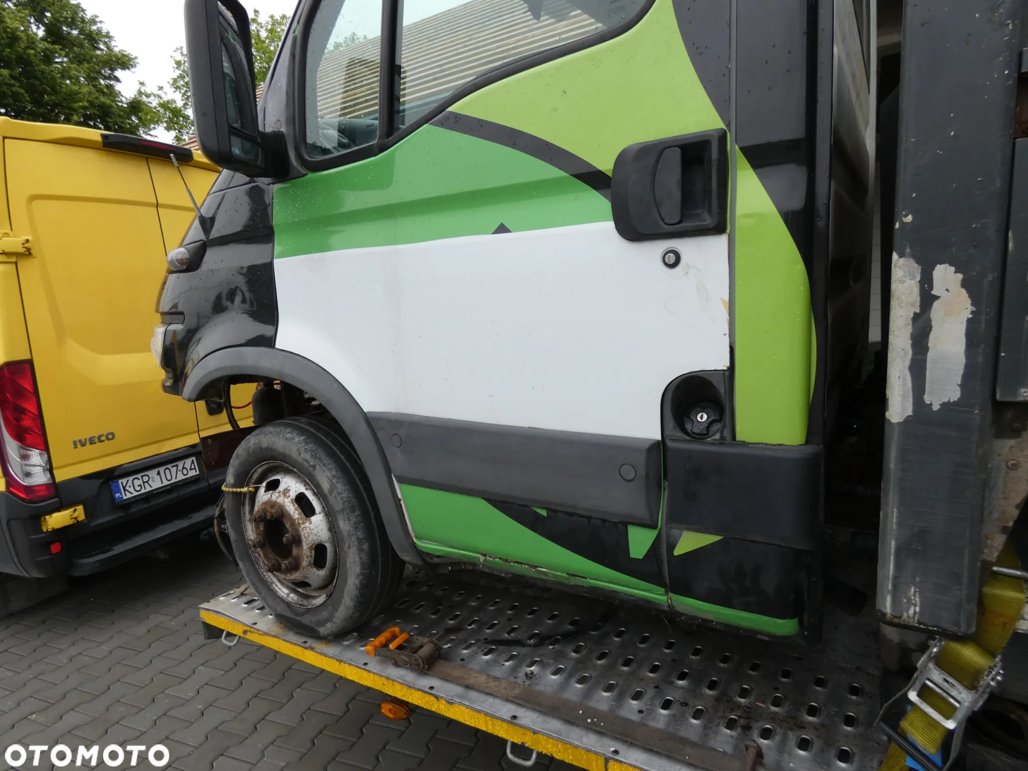 IVECO DAILY III 3 2.3 HPI KABINA KOMPLETNA UK RHD - 2