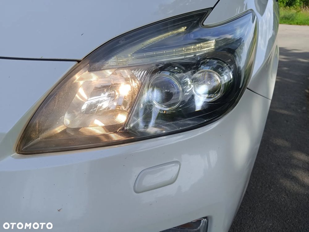 Toyota Prius 1.8 HSD Prestige - 17