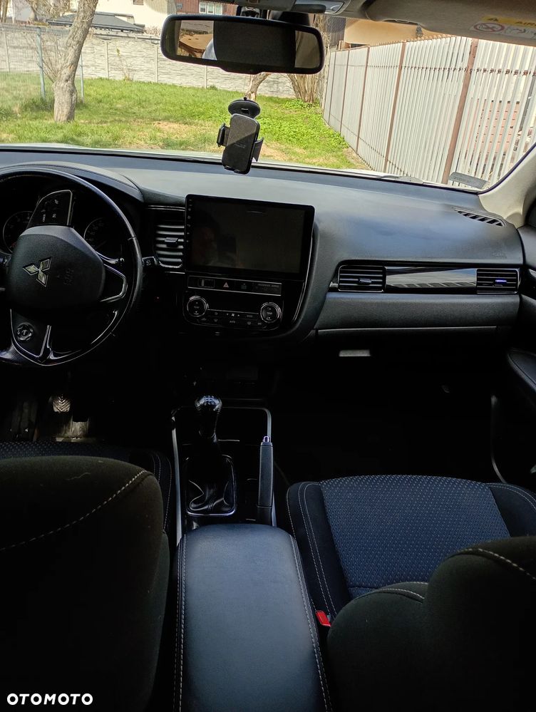 Mitsubishi Outlander - 10