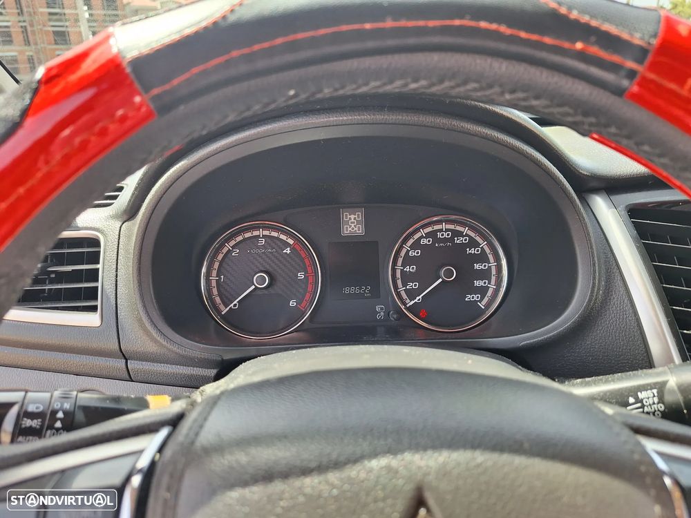 Mitsubishi L200 2.4 DI-D CD Instyle Strakar AT 4WD - 12