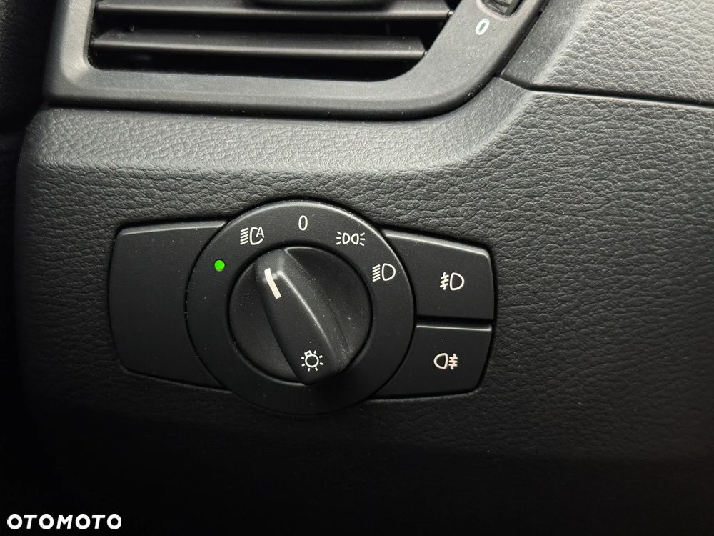 BMW X1 sDrive18d - 37