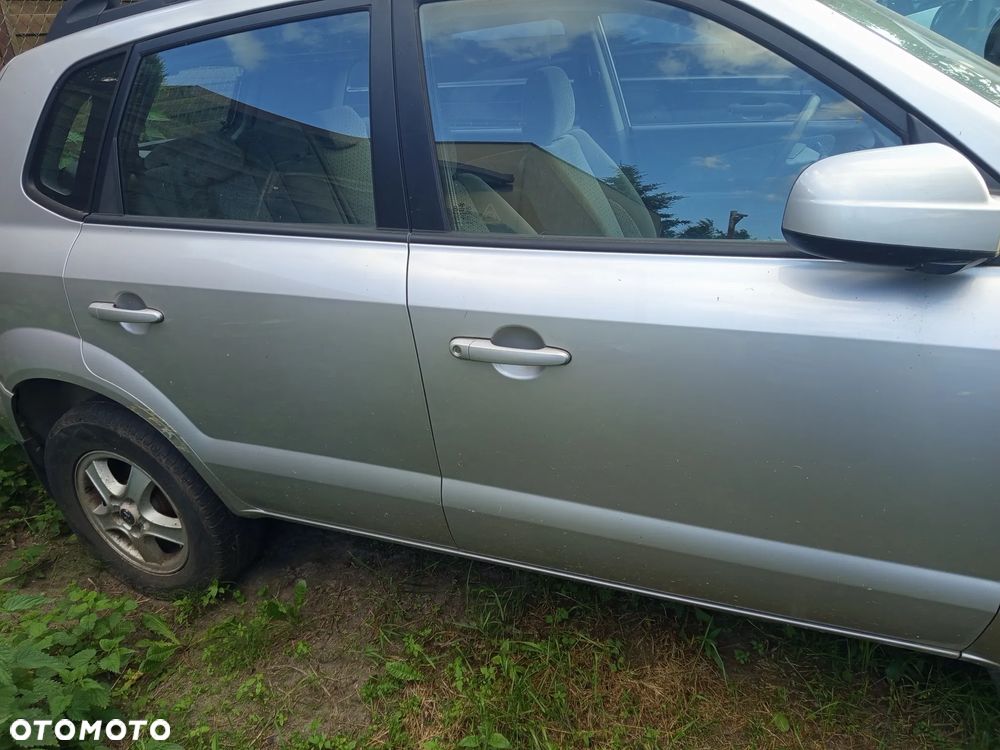 hyundai tucson 08 yk klapa tył lampa  zderzak  poznan - 4