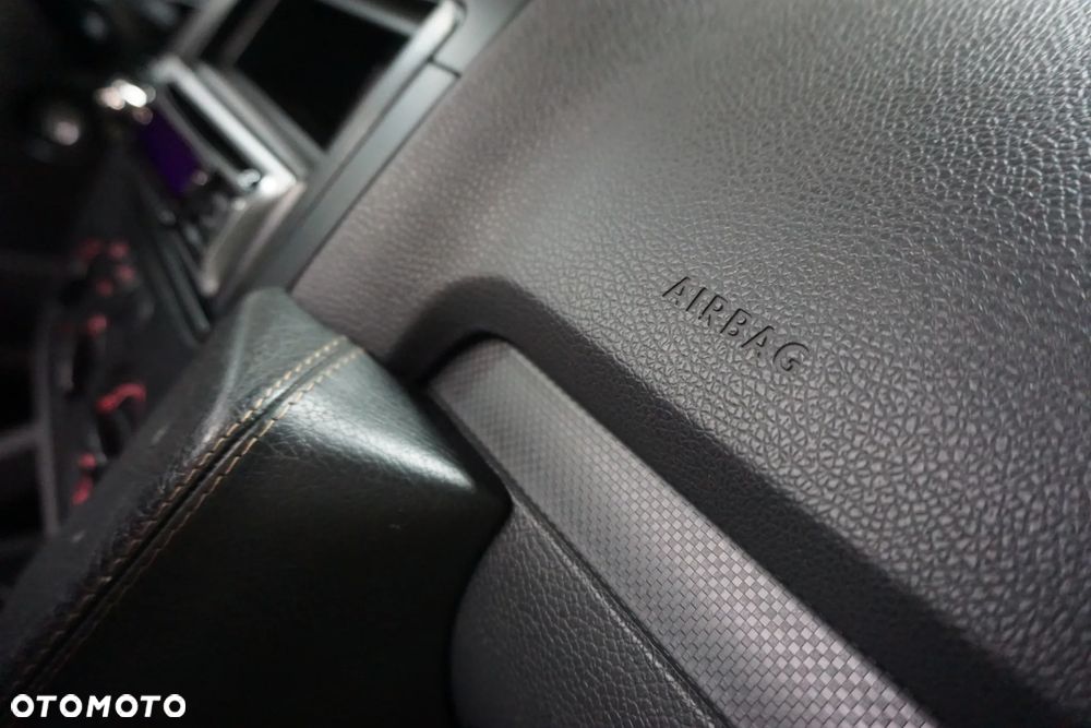 Volkswagen Golf 1.6 Team - 17