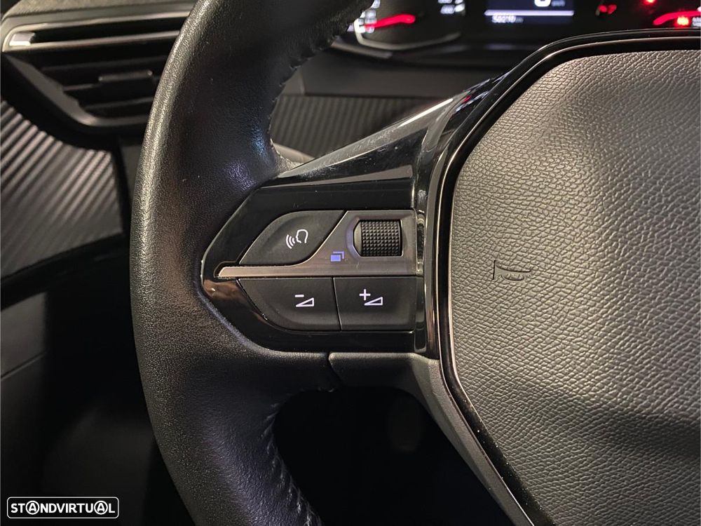 Peugeot 2008 1.2 PureTech Allure Pack - 36