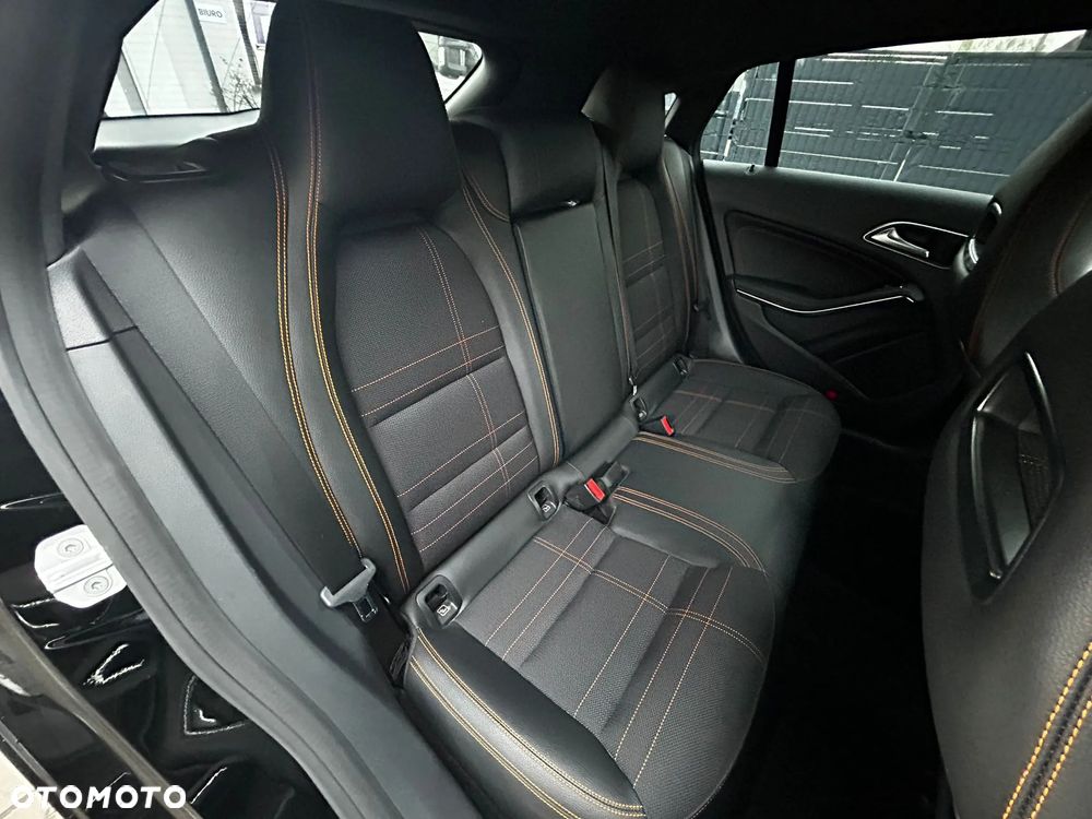 Mercedes-Benz CLA 220 (CDI) d 4Matic 7G-DCT Urban - 22