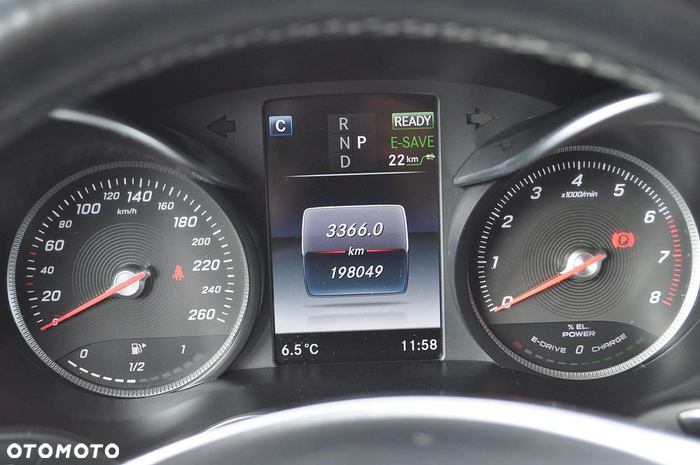 Mercedes-Benz GLC 350 e 4Matic 7G-TRONIC AMG Line - 28