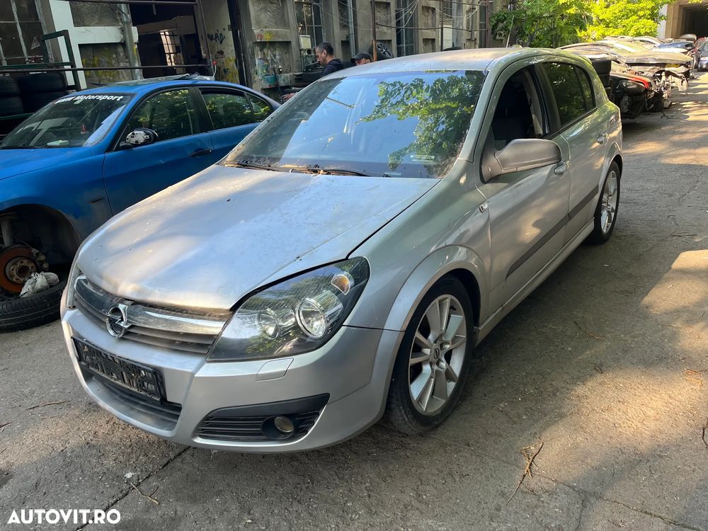 Dezmembrez Opel Astra H hatchback 2.0 benzina Z20LEL 125KW 2005 gri argintiu Z157 - 17