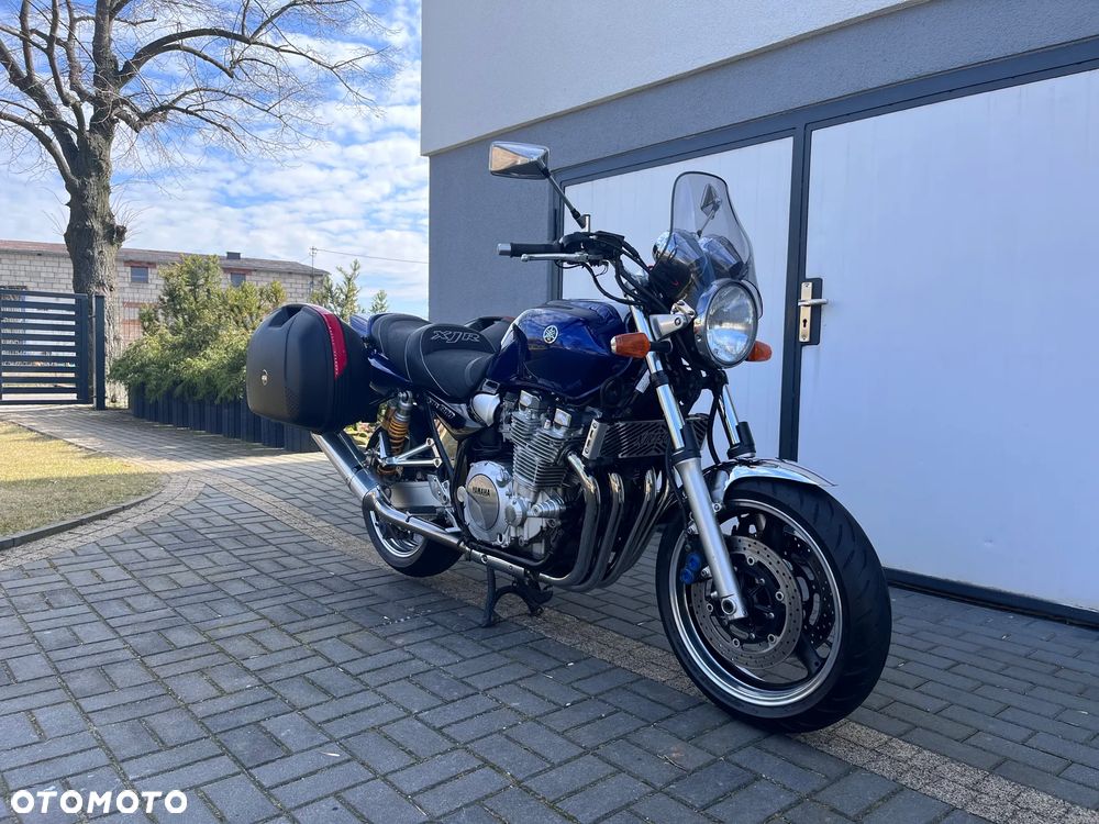Yamaha XJR - 3