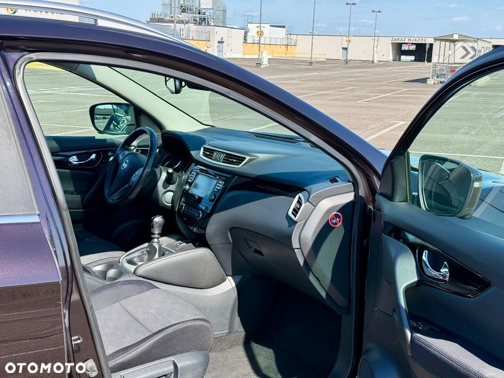Nissan Qashqai 1.2 DIG-T N-Connecta EU6 - 9