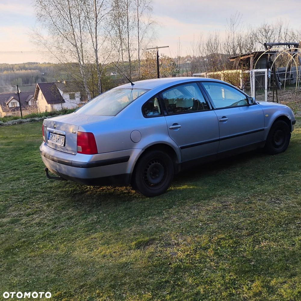 Volkswagen Passat 1.9 TDI CL - 6