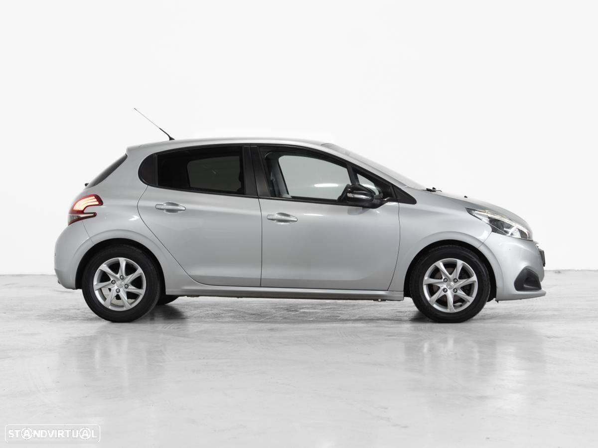 Peugeot 208 - 2