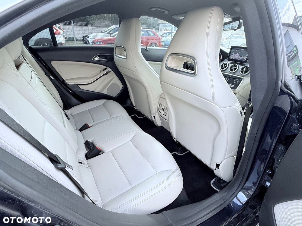 Mercedes-Benz CLA 250 7G-DCT AMG Line - 21