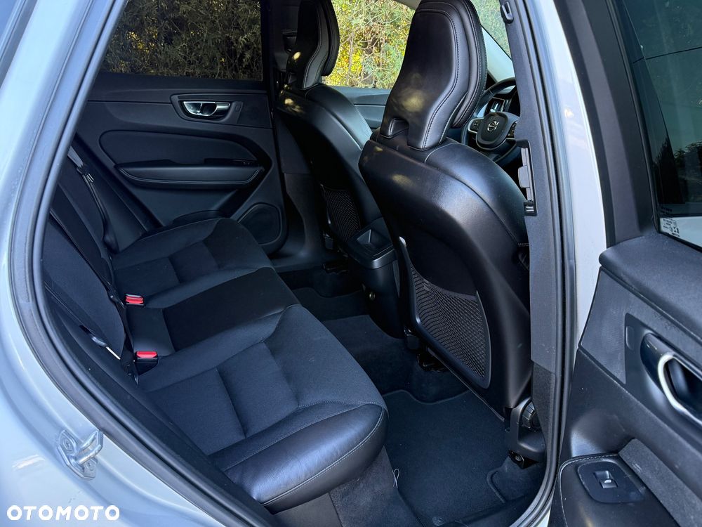 Volvo XC 60 B4 D Geartronic Momentum Pro - 11