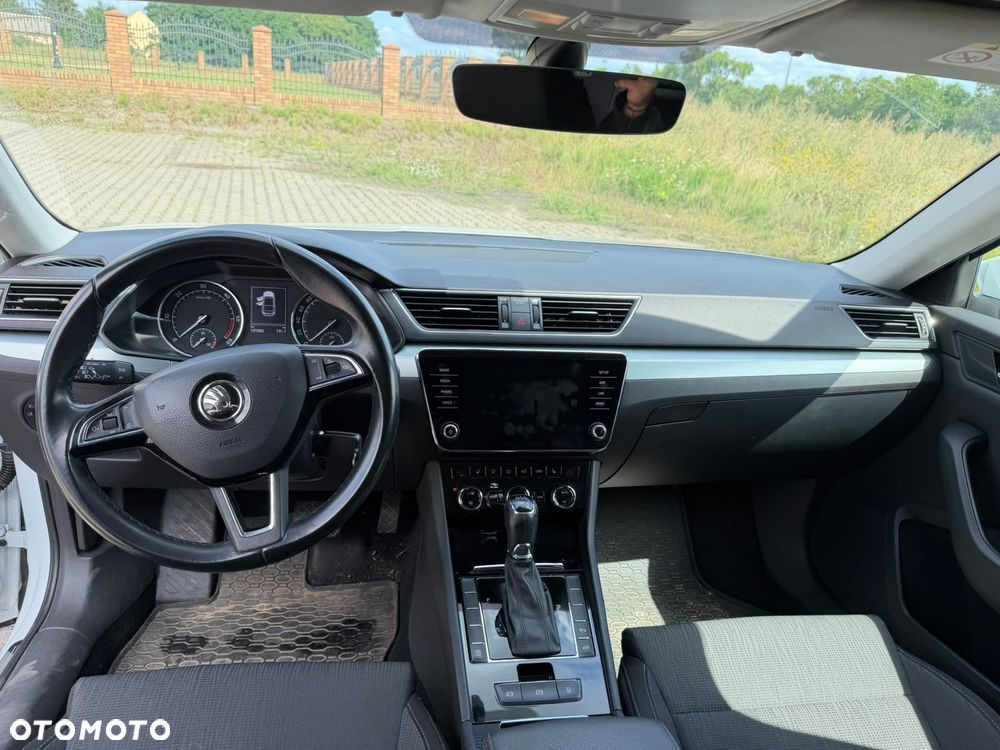 Skoda Superb 2.0 TDI Ambition DSG - 30