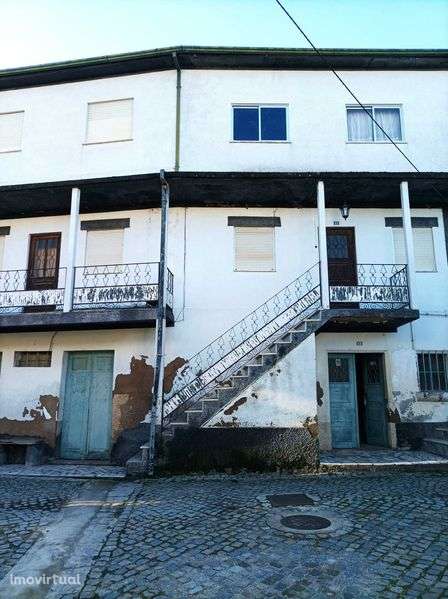 Moradia em vila centenária.
Moradia e comercio. - Grande imagem: 2/7