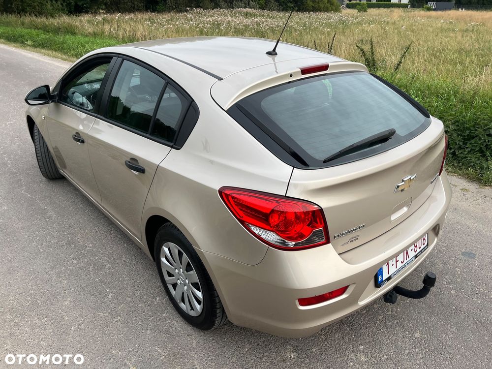 Chevrolet Cruze 1.7 LT - 12