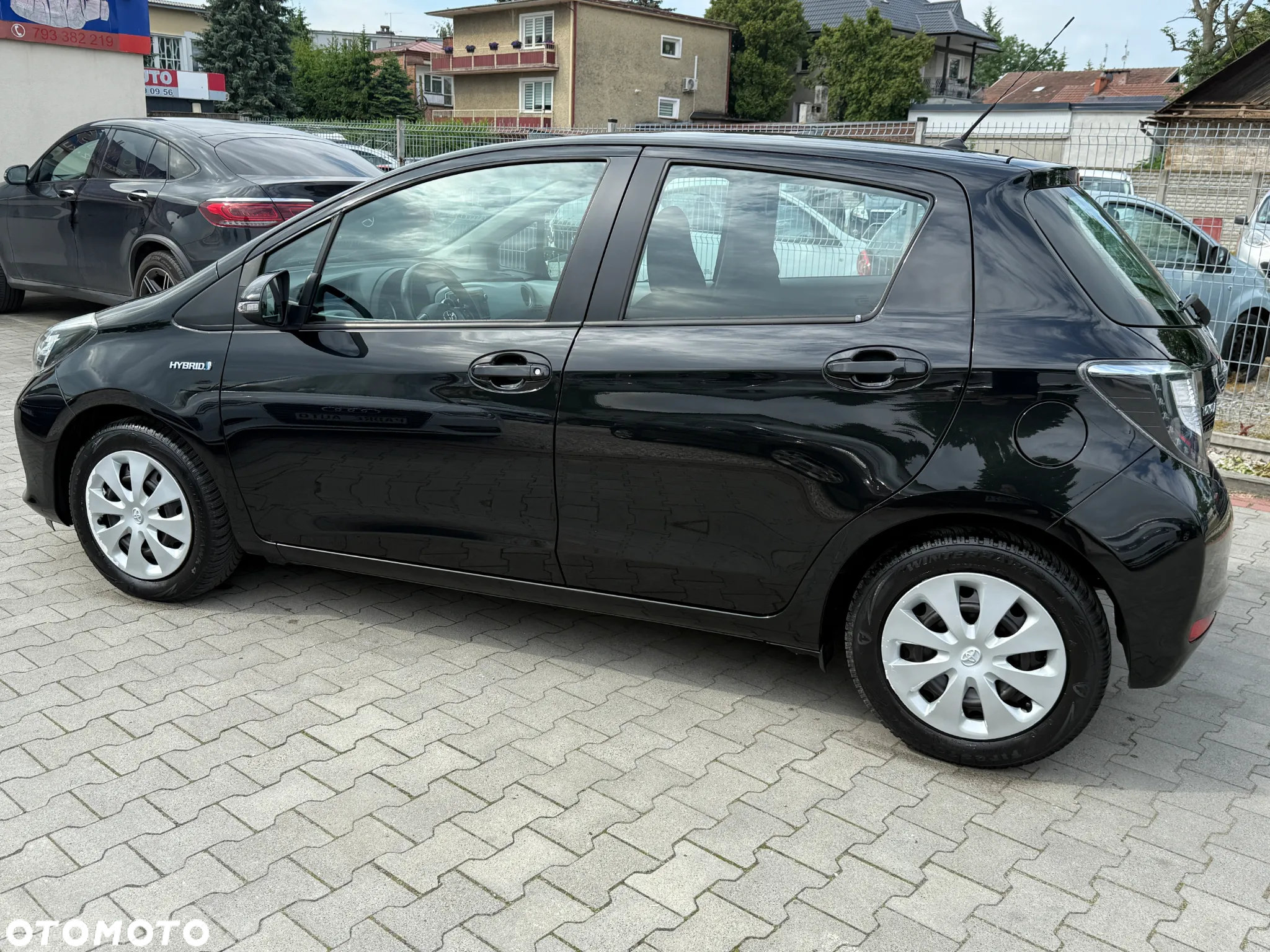 Toyota Yaris Hybrid 100 Dynamic - 17