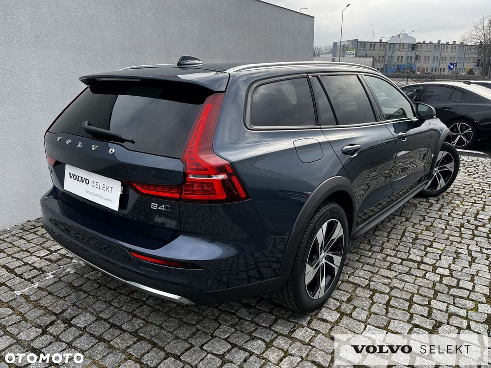 Volvo V60 Cross Country - 35