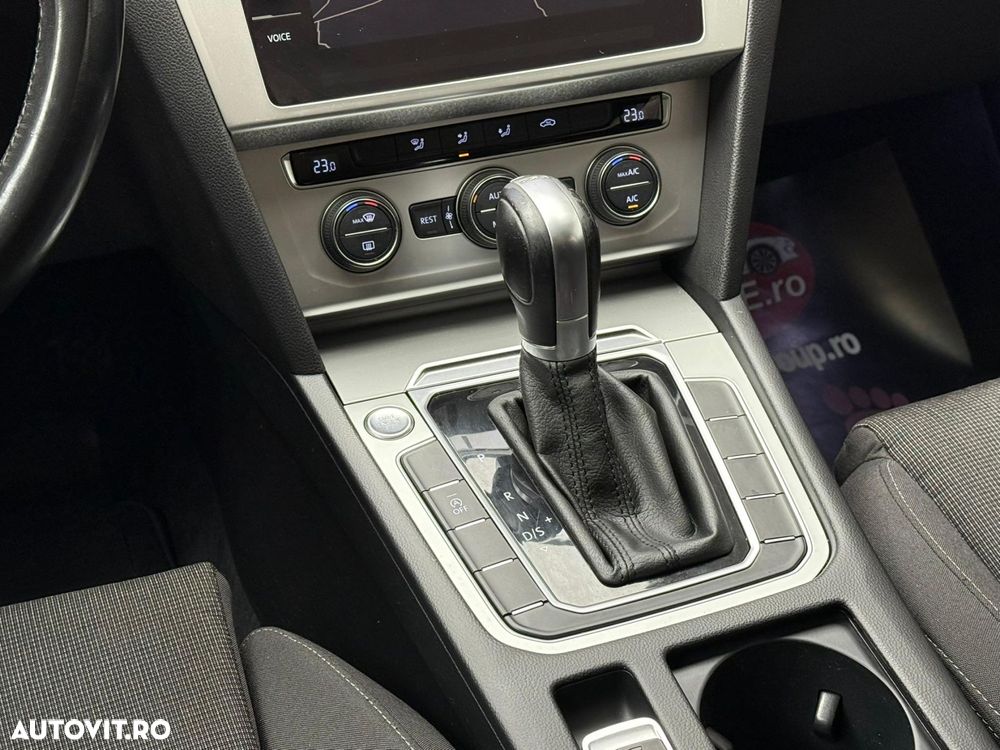 Volkswagen Passat - 10