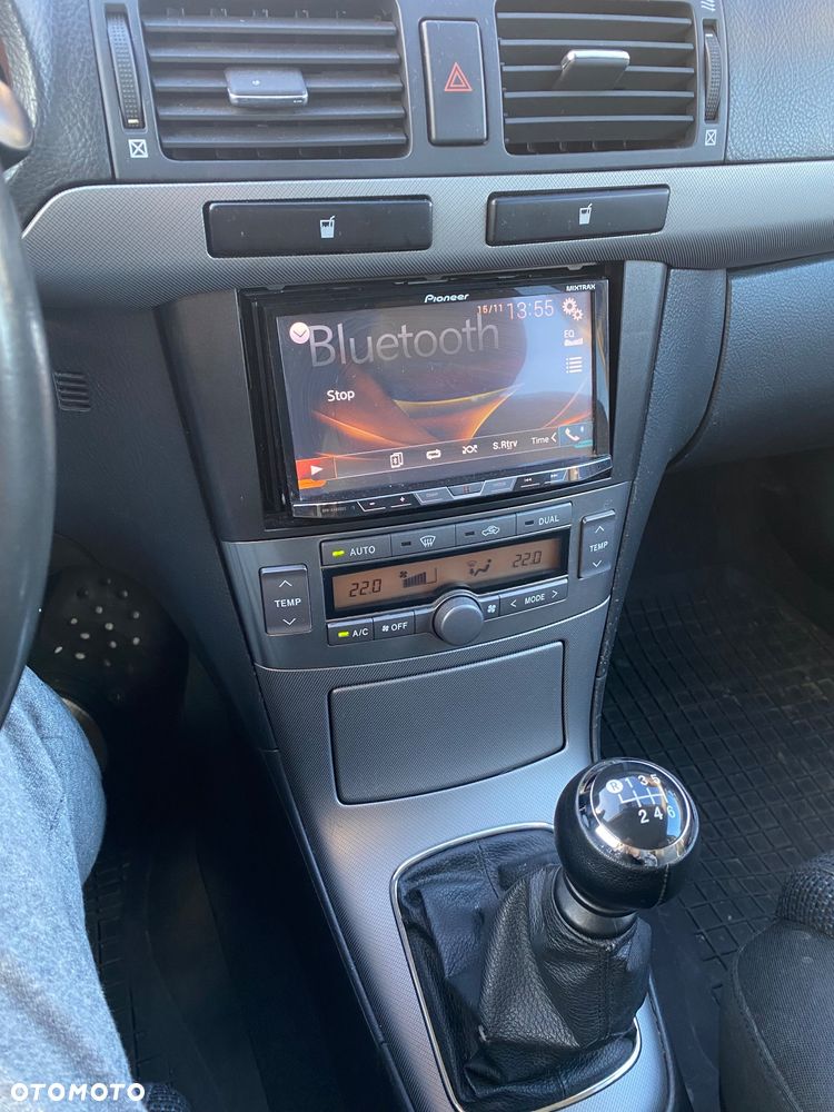 Toyota Avensis - 2