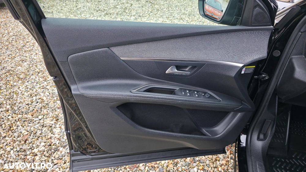 Peugeot 3008 1.2 PureTech 130 EAT8 GT - 15