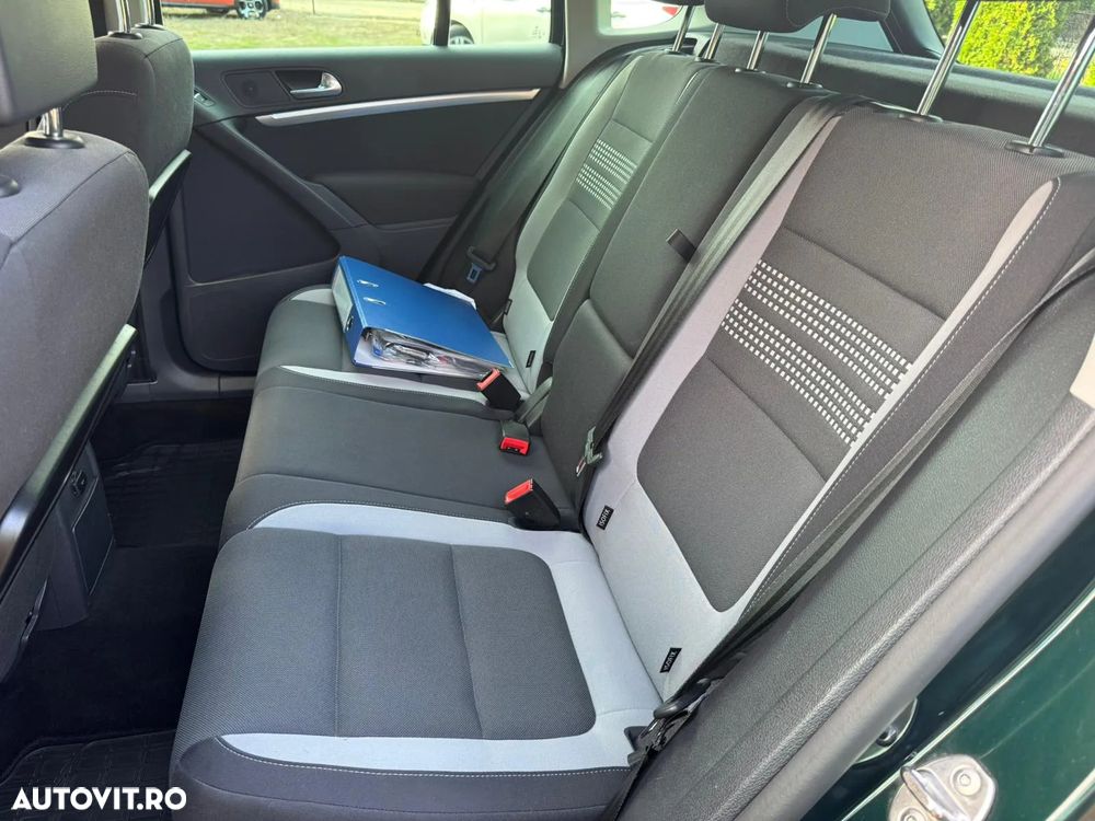 Volkswagen Tiguan - 12