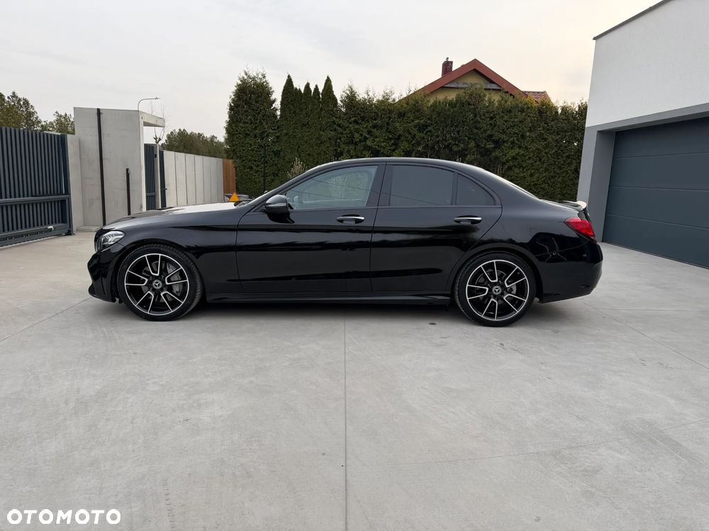 Mercedes-Benz Klasa C 300 9G-TRONIC AMG Line - 1