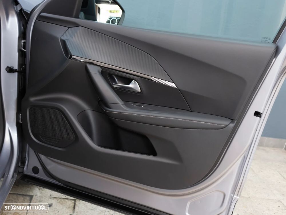 Peugeot 2008 1.2 Hybrid Allure e-DCS6 - 11