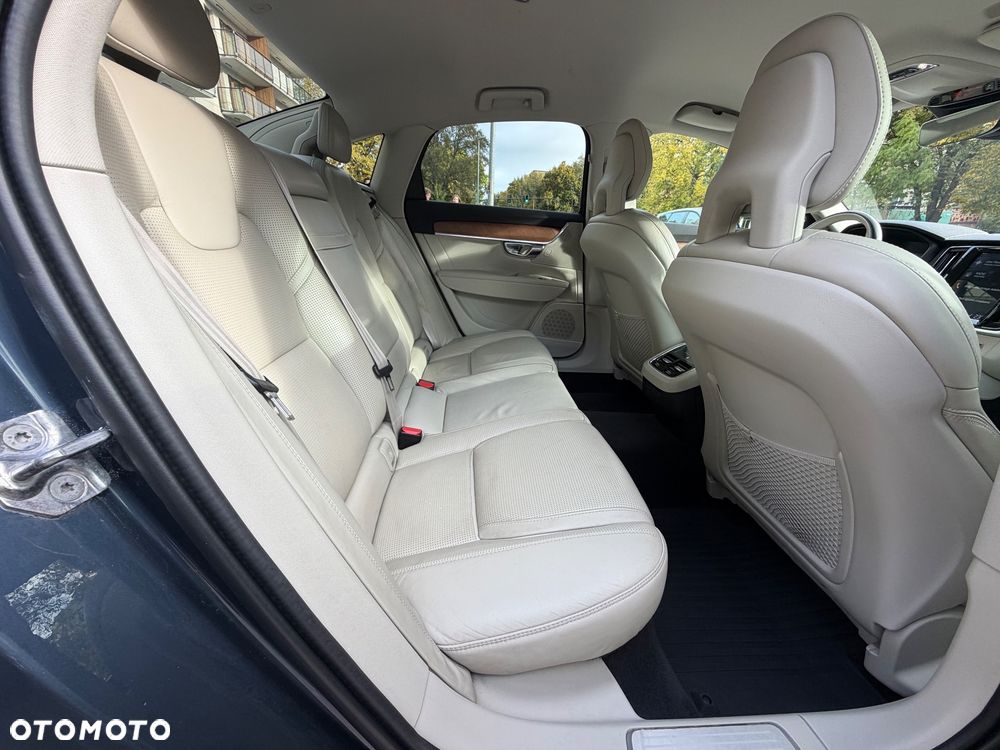 Volvo S90 - 17