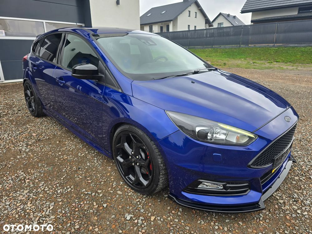 Ford Focus 2.0 EcoBoost ST mit Leder-Sport-Paket - 11
