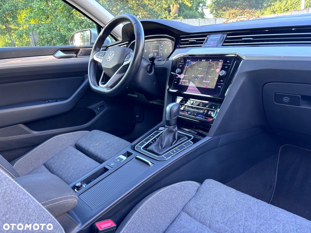 Volkswagen Passat 2.0 TDI SCR DSG Comfortline - 16