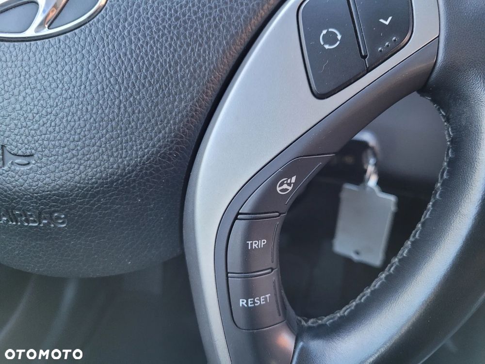 Hyundai i30 blue 1.4 Classic - 14