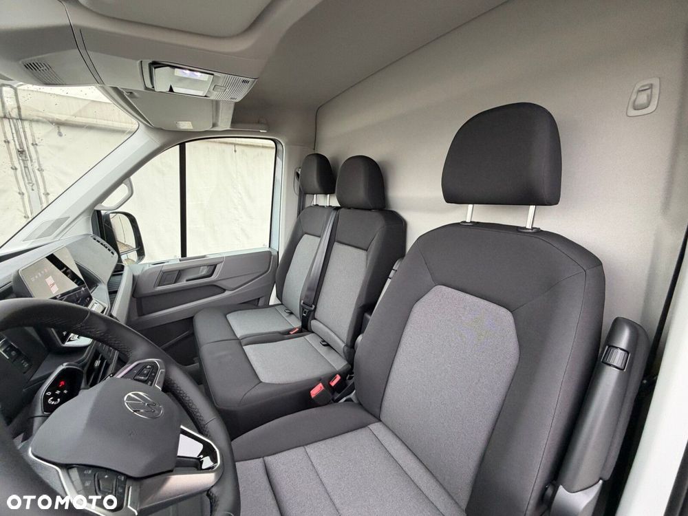 Volkswagen Crafter 35 2.0 TDI L3H3 177 KM AUTOMAT - 9