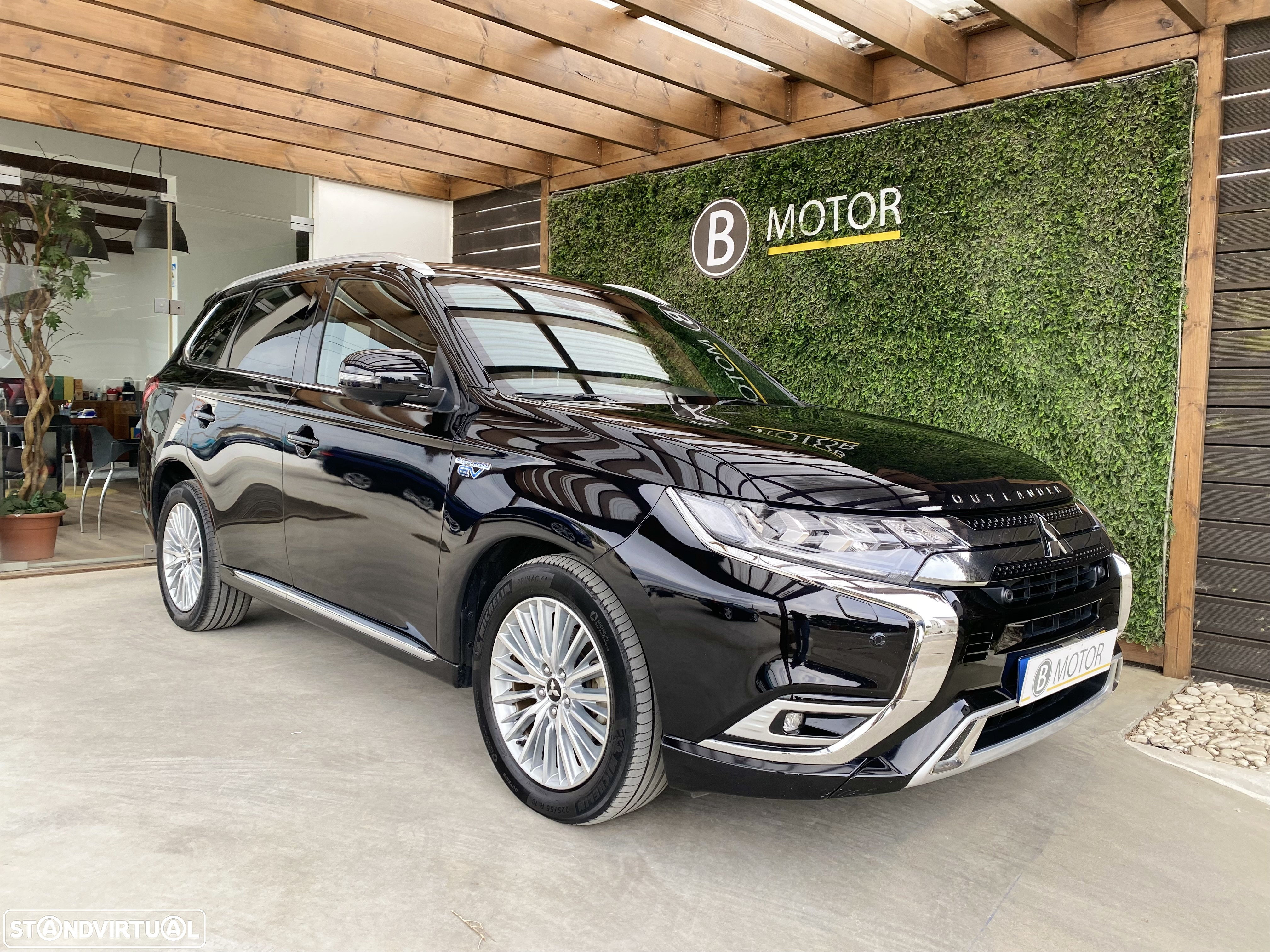 Mitsubishi Outlander 2.4 PHEV Intense - 17