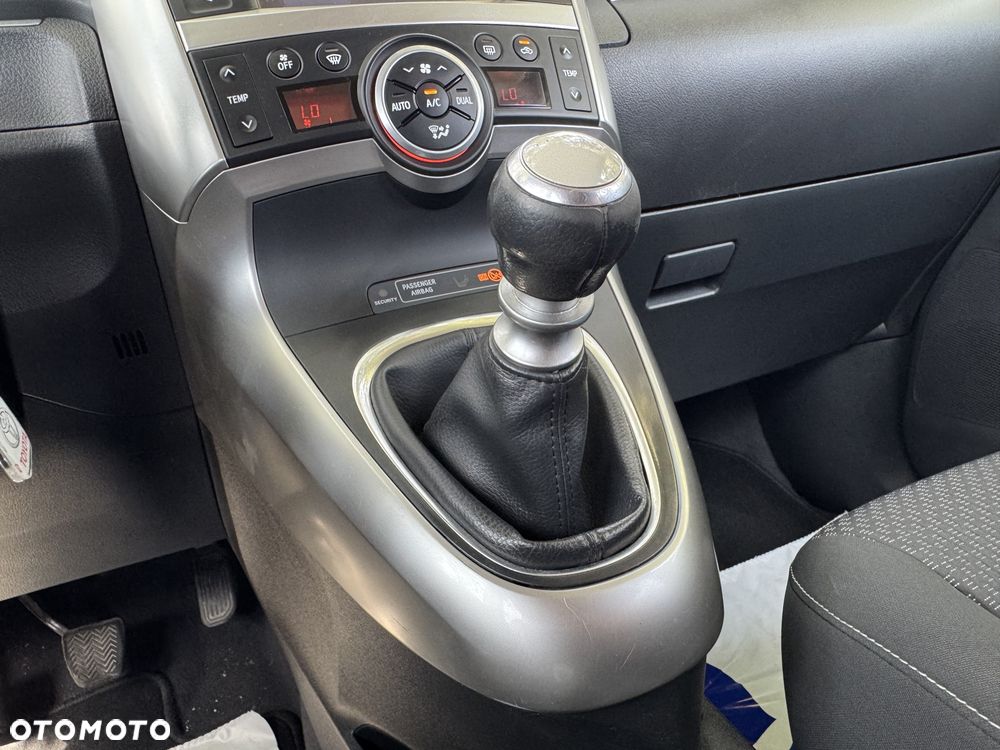 Toyota Verso - 25