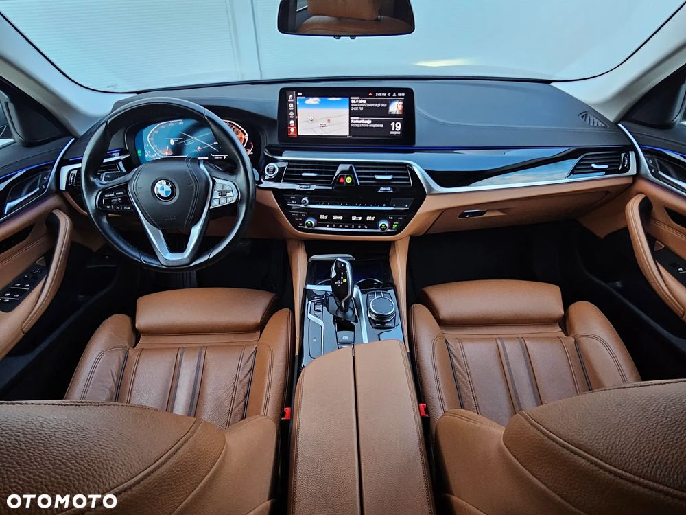 BMW Seria 5 520i GPF Luxury Line sport - 8