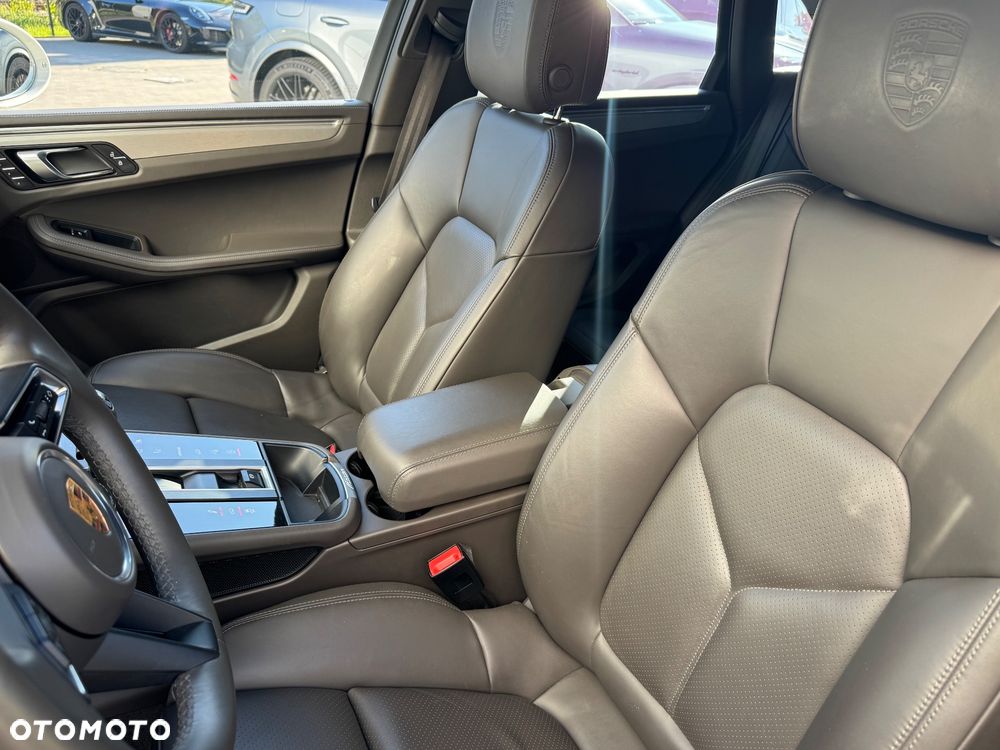 Porsche Macan Standard - 25