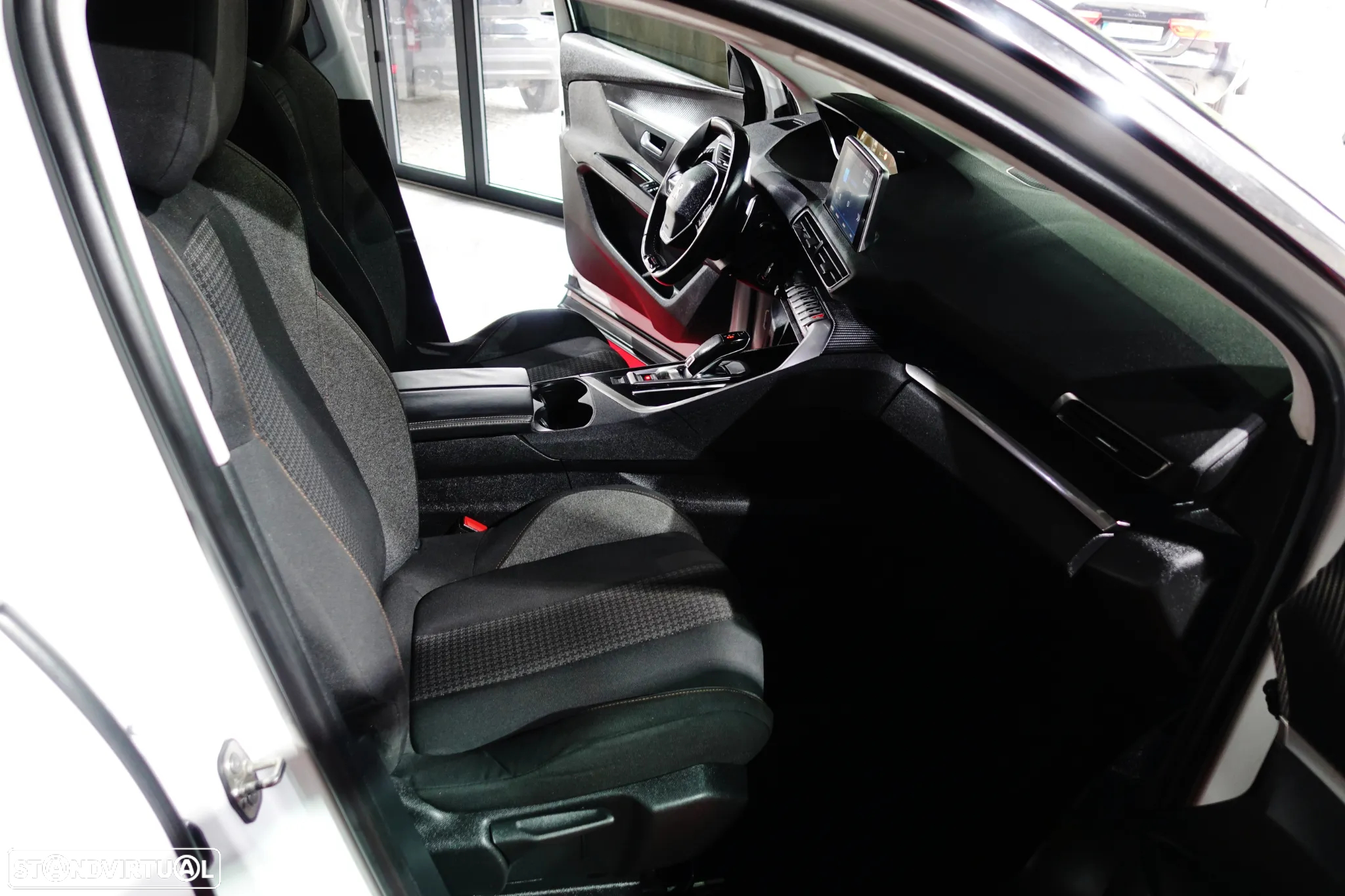 Peugeot 5008 1.6 BlueHDi GT Line EAT6 - 48