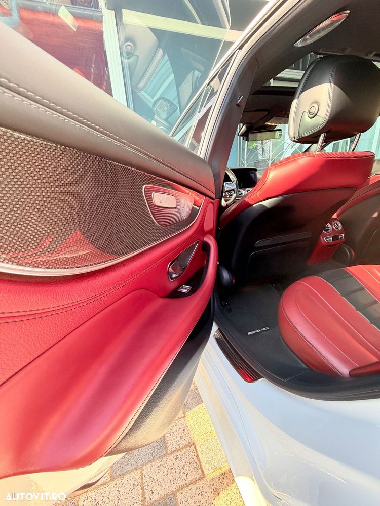 Mercedes-Benz CLS - 10