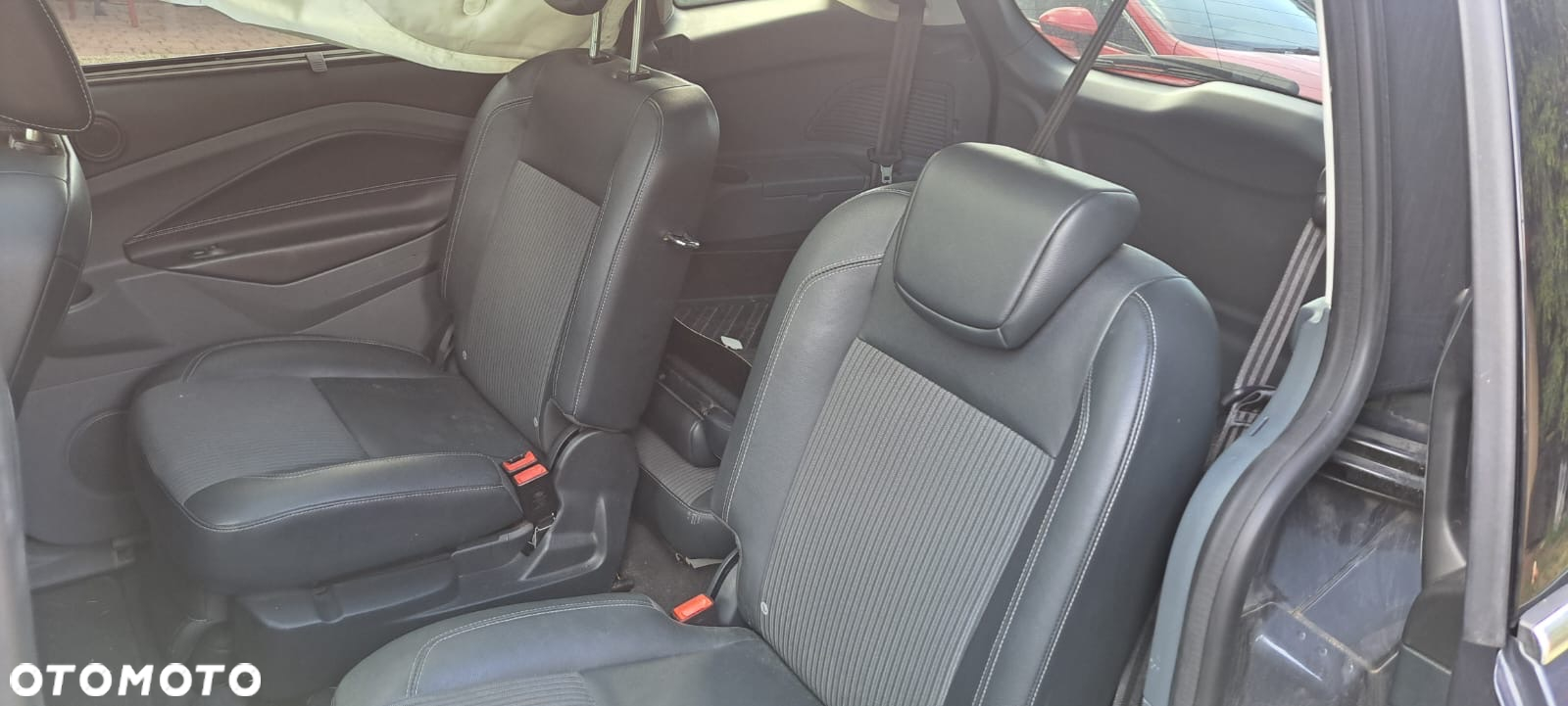 Ford Grand C-MAX 2.0 TDCi Titanium - 16