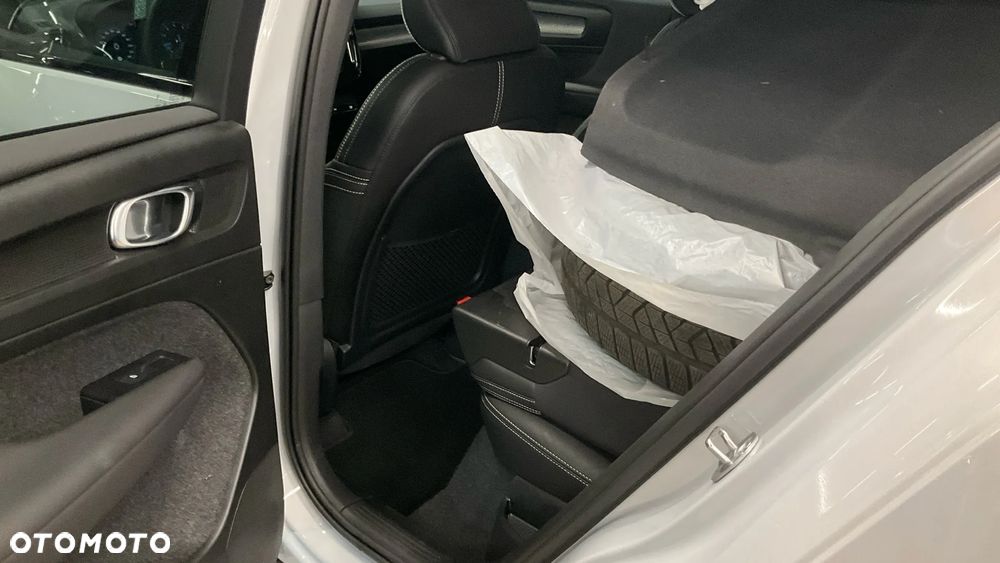 Volvo XC 40 T3 Geartronic RDesign - 12