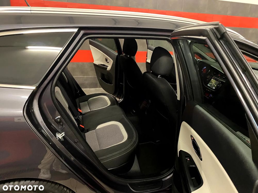Kia Ceed 1.6 GDI L Business Line - 21