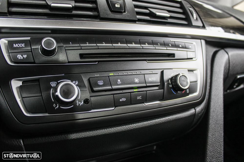 BMW 320 d Line Luxury - 37