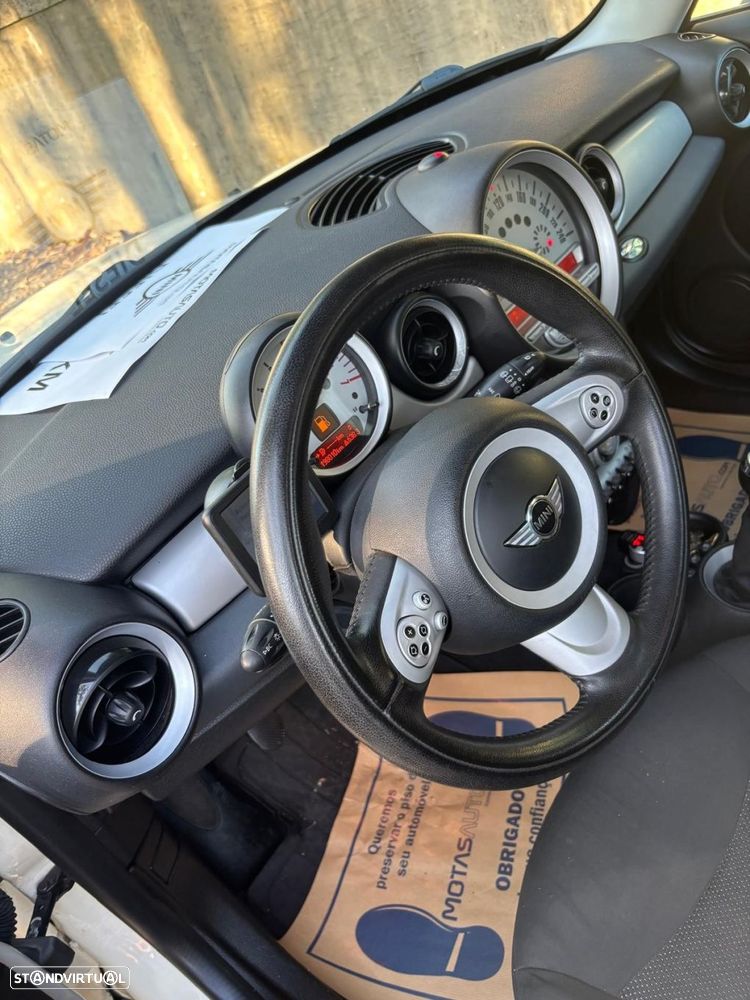 MINI 3 Portas Cooper D - 19