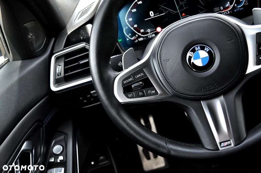 BMW Seria 3 330e M Sport sport - 38