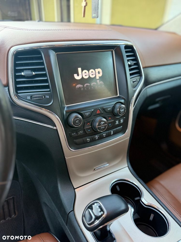 Jeep Grand Cherokee 5.7 V8 Overland Summit - 13